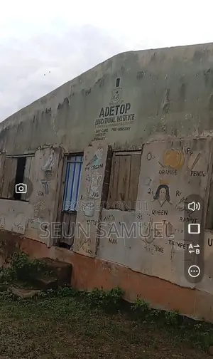 3bdrm Block of Flats in Osogbo for sale