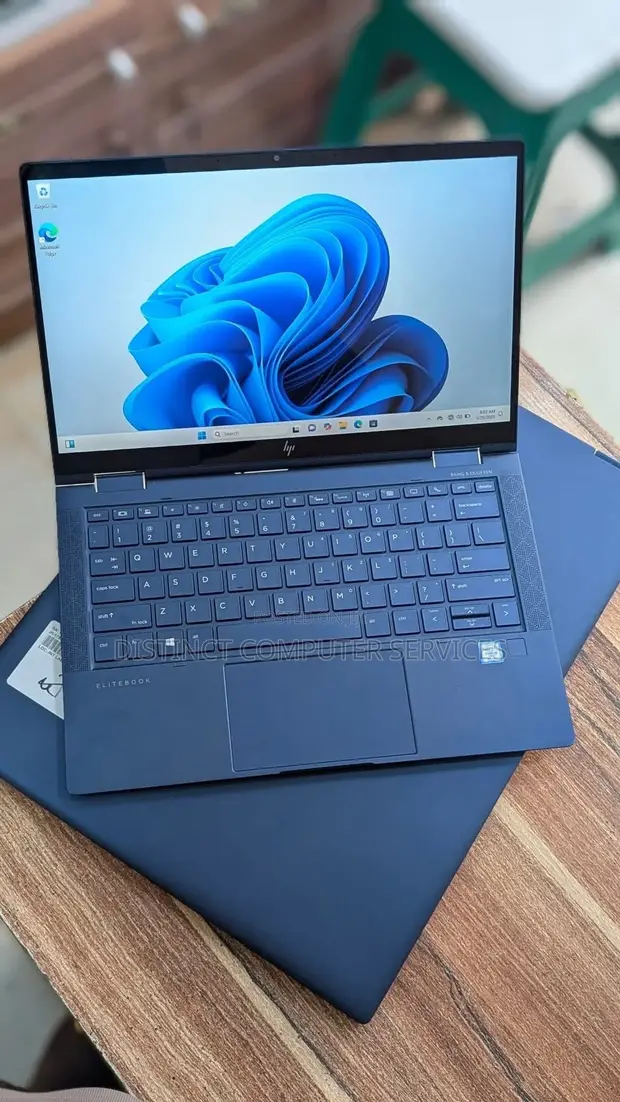 Laptop HP Dragonfly G1 8GB Intel Core i5 SSD 256GB - Distinct