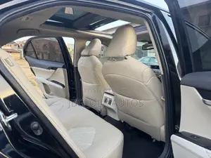 Toyota Camry XLE (2.5L 4cyl 8A) 2019 Black