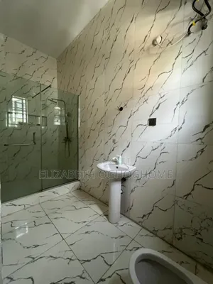 4bdrm Duplex in Lafiaji for rent