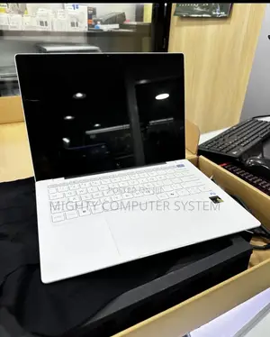 Laptop HP OmniBook 5 14" 16GB Qualcomm Snapdragon X Elite SSD 1T