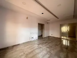2bdrm Apartment in Lekki Phase 2 for rent