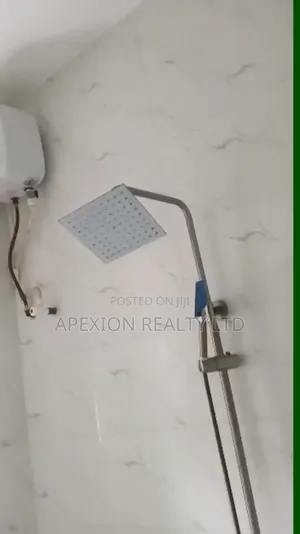 2bdrm Apartment in Amaechi School, East West Road for rent