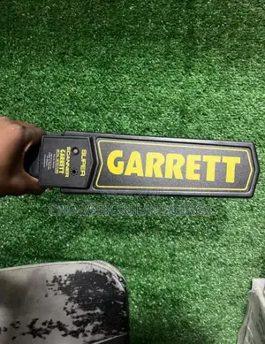 Garrett Superscanner v Hand-Held Security Metal Detector