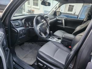 Toyota 4-Runner SR5 4x2 2019 Gray
