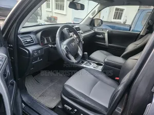 Toyota 4-Runner SR5 4x2 2019 Gray