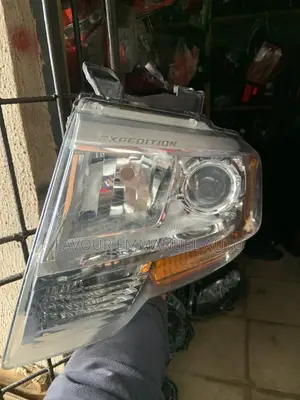 Headlamp Ford Expedition 2017