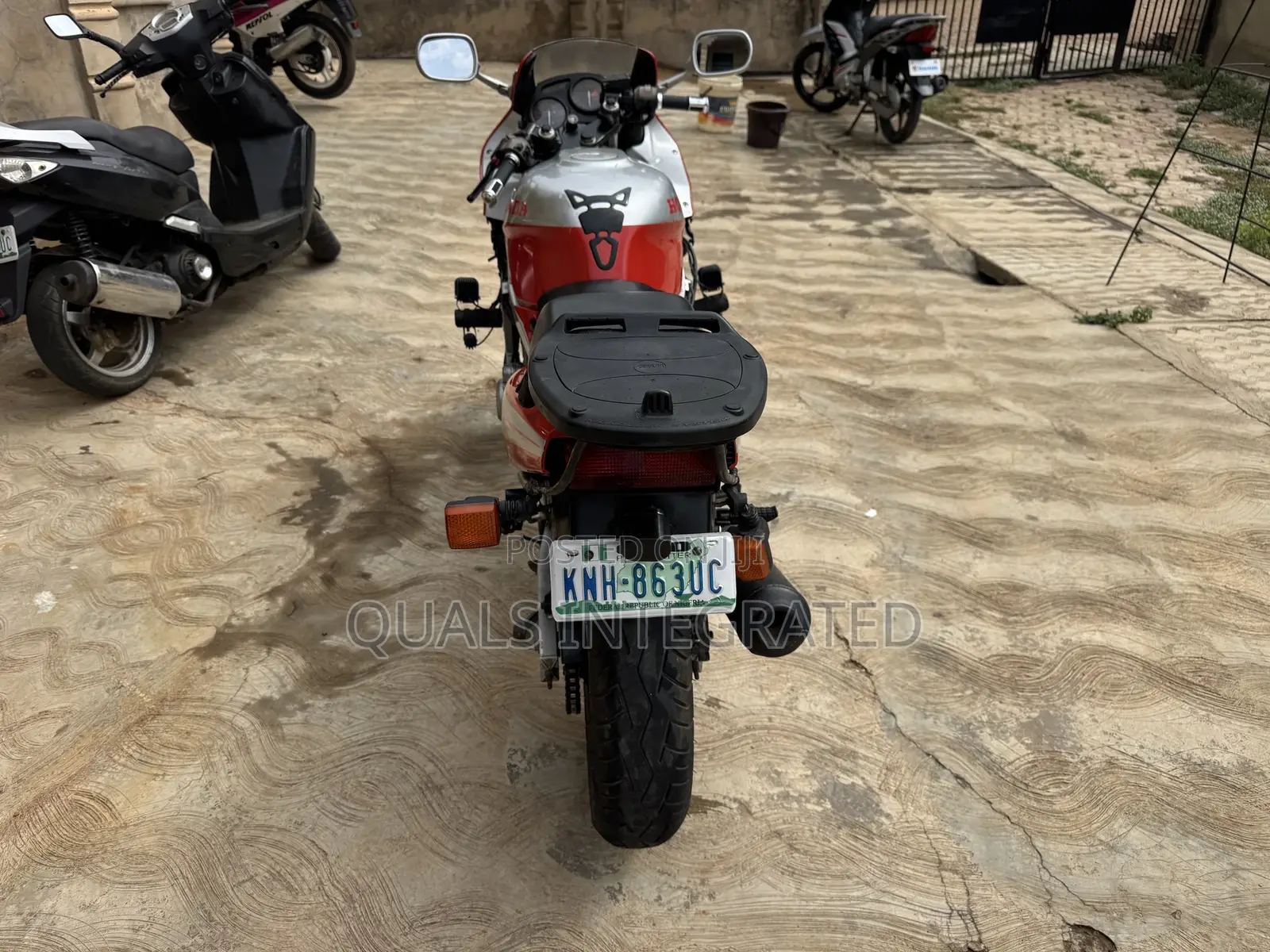 Honda CBR 2000 Red