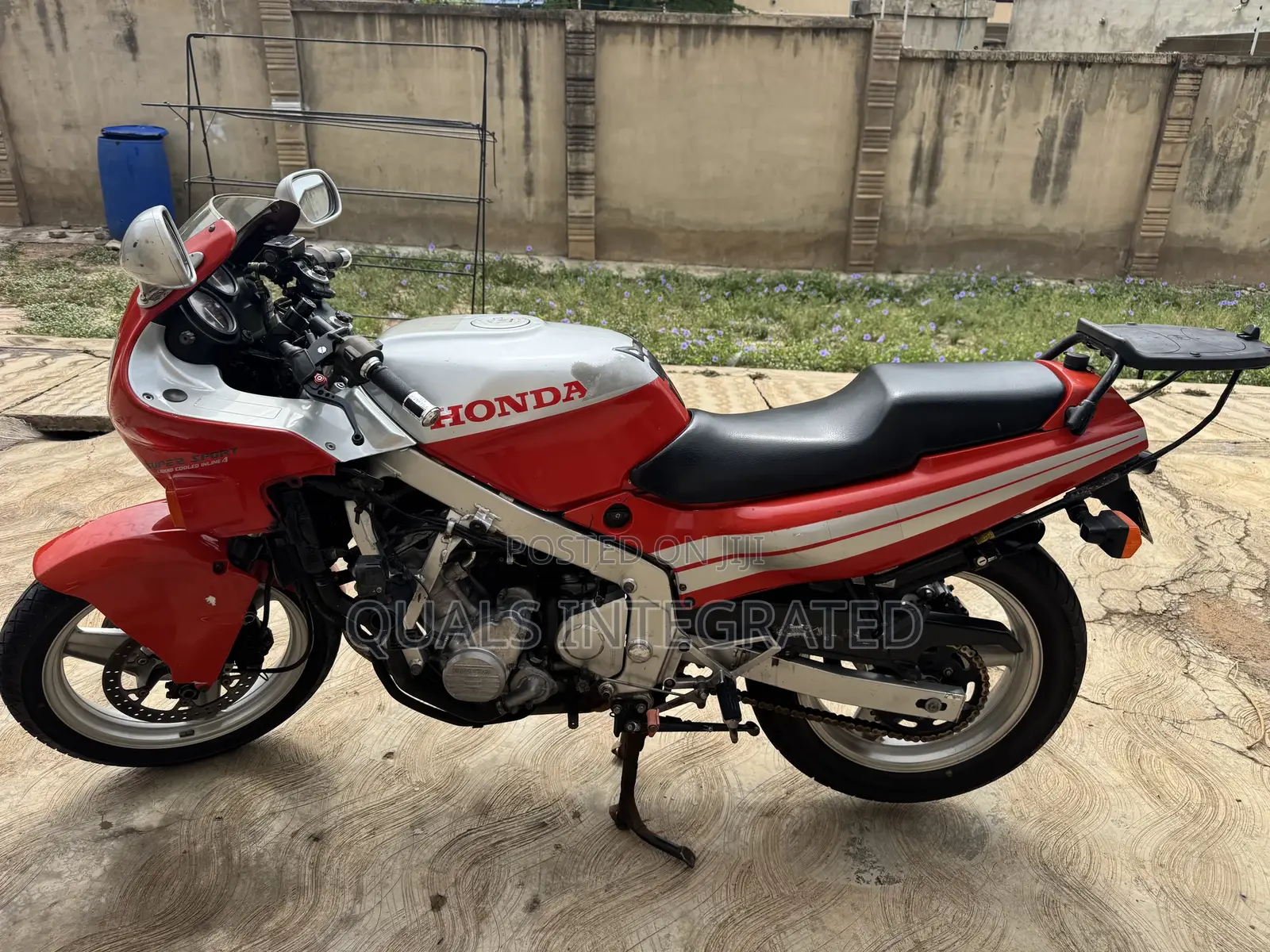 Honda CBR 2000 Red