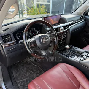 Lexus LX 570 AWD 2018 Gold