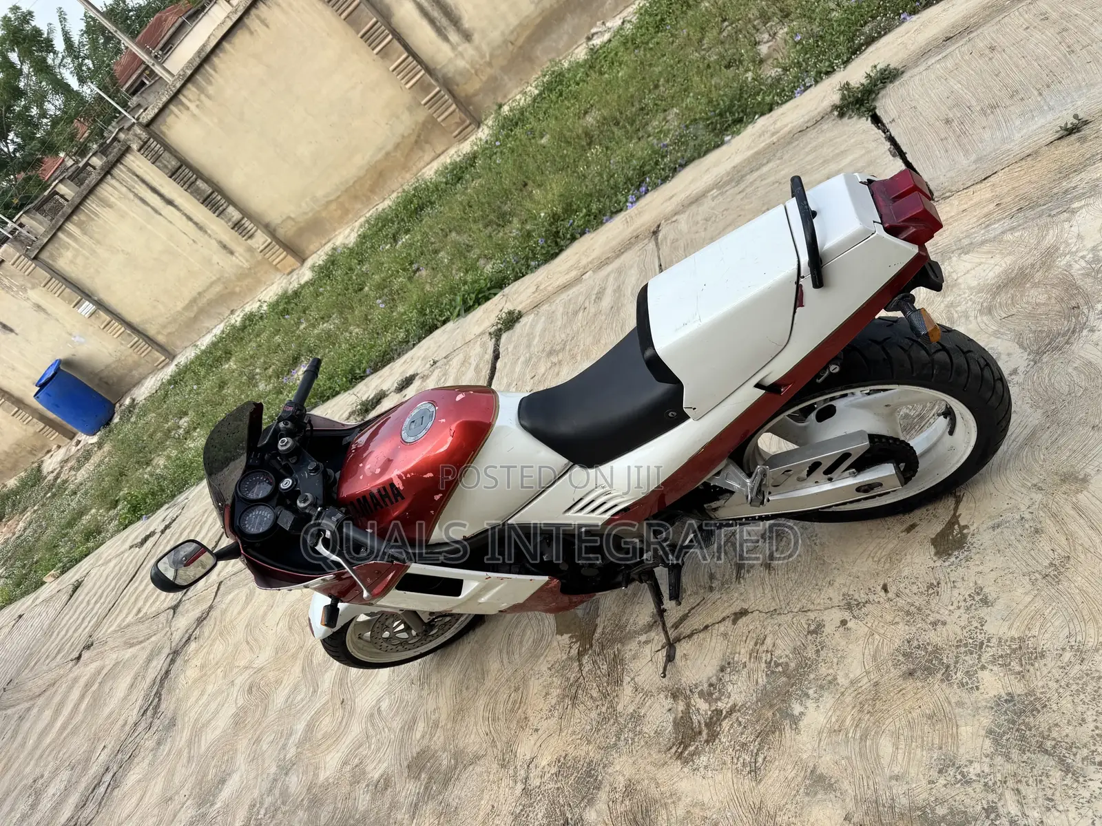 Yamaha Genesis 1991 Red