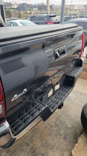 Toyota Tacoma SR5 2021 Gray