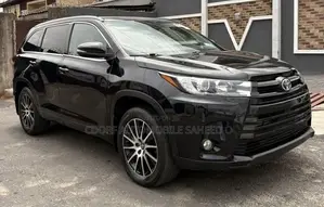 Toyota Highlander SE 4x4 V6 (3.5L 6cyl 8A) 2018 Black
