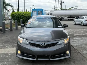 Toyota Camry SE 4dr Sedan (2.5L 4cyl 6A) 2014 Gray