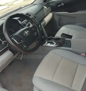 Toyota Camry XLE 4dr Sedan (2.5L 4cyl 6A) 2014 White
