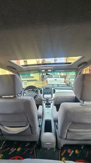 Toyota Highlander V6 2005 Gray