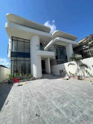 5bdrm Duplex in Ikota for sale