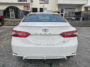 Toyota Camry 2018 White