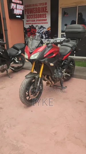 Yamaha 2018 Red