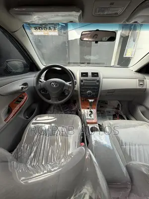 Toyota Corolla LE 4dr Sedan (1.8L 4cyl 4A) 2010 Silver