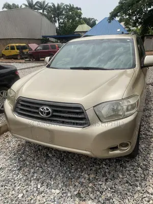 Toyota Highlander 2009 Gold