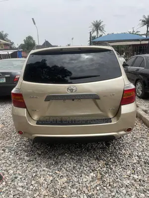 Toyota Highlander 2009 Gold
