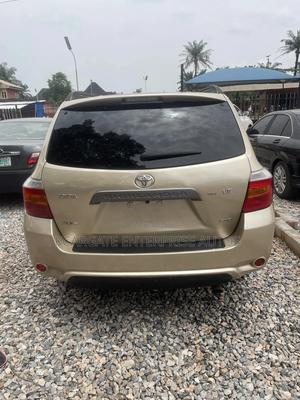 Toyota Highlander 2009 Gold
