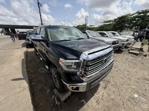 Toyota Tundra 2018 Black