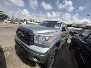 Toyota Tundra CrewMax 4x4 Platinum 5.7L V8 2013 Silver