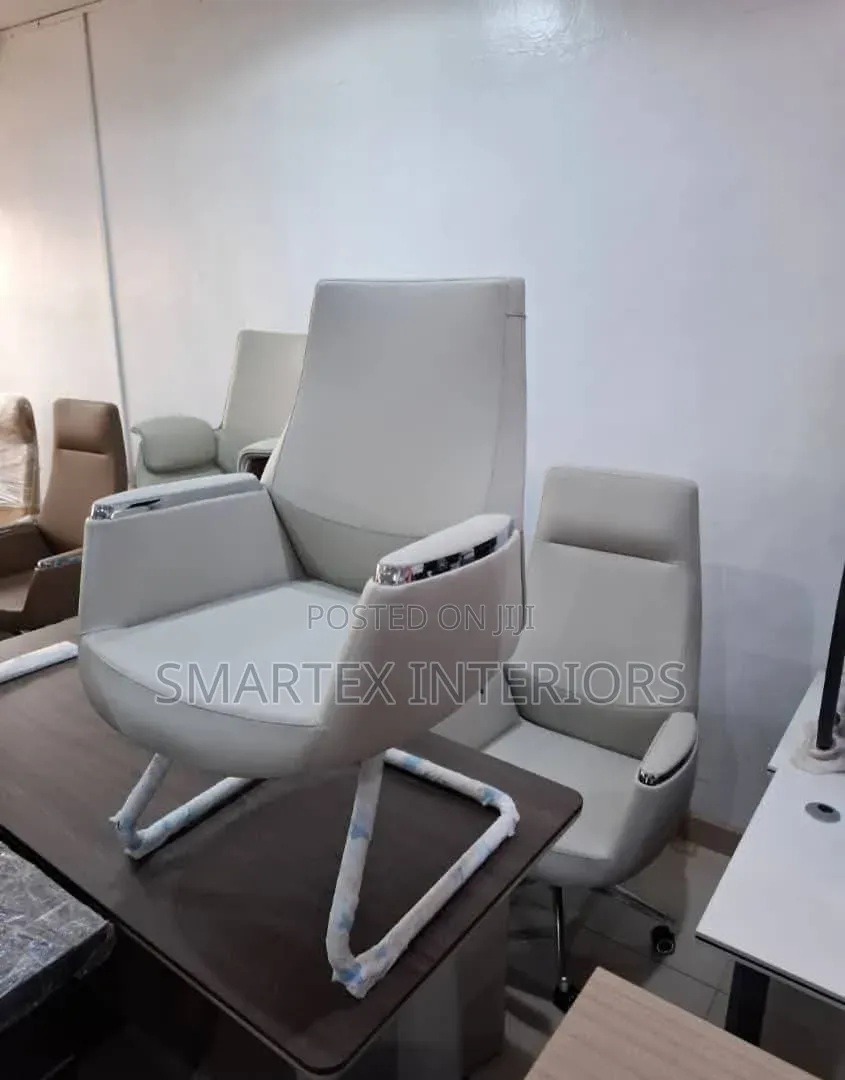Imported Executive Leather Visitors Office Chair