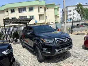 Toyota Hilux 2024 Black