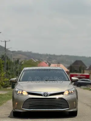 Toyota Avalon XLE Touring 4dr Sedan (3.5L 6cyl 6A) 2015 Gold
