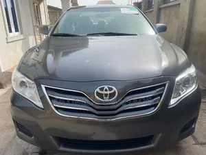 Toyota Camry LE 4dr Sedan (2.5L 4cyl 6AM) 2010 Gray