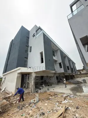 4bdrm Duplex in Akin Adesola for sale