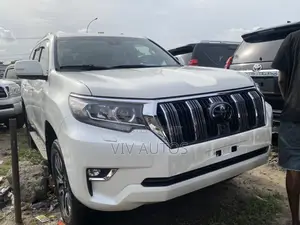 Toyota Land Cruiser Prado 4.0 2023 White