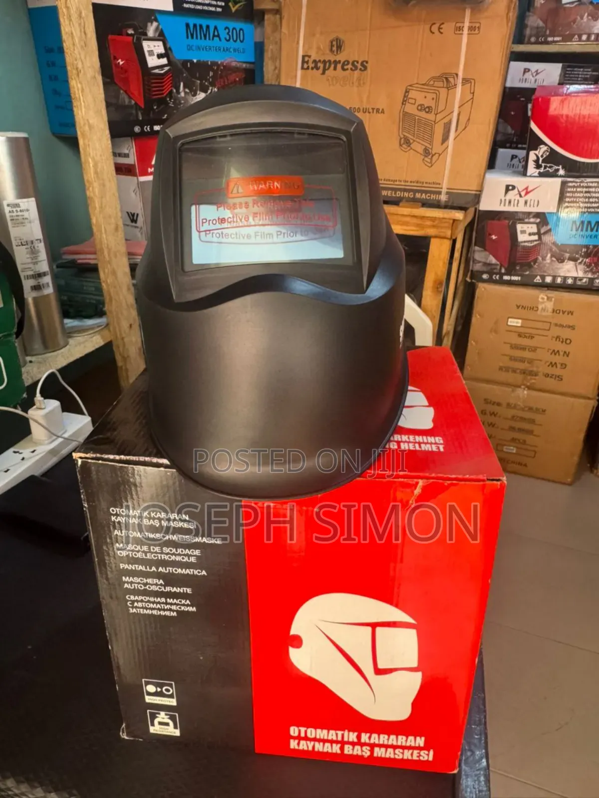 Auto- Darkening Welding Helmet