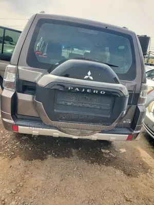 Mitsubishi Pajero V80 3.8 V6 GLS 2015 Gray