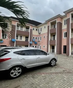 3bdrm Block of Flats in Off Stadium Road, Elekahia for rent