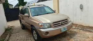 Toyota Highlander 2004 Gold