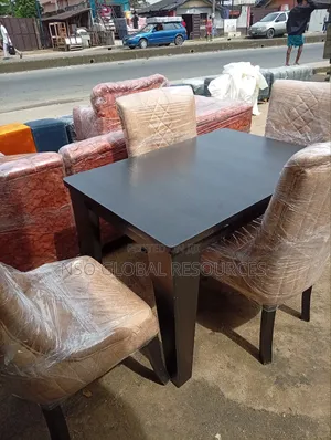 Neatly Designed 4 Seater Dining Table Set