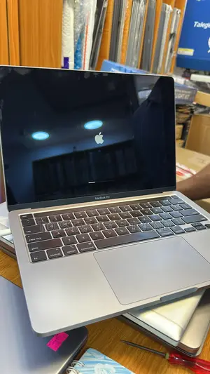 Laptop Apple MacBook Pro 2020 16GB Intel Core i5 SSD 512GB