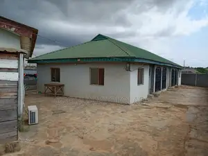 5bdrm Block of Flats in Ijede / Ikorodu for rent