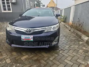 Toyota Camry XLE 4dr Sedan (2.5L 4cyl 6A) 2014 Blue