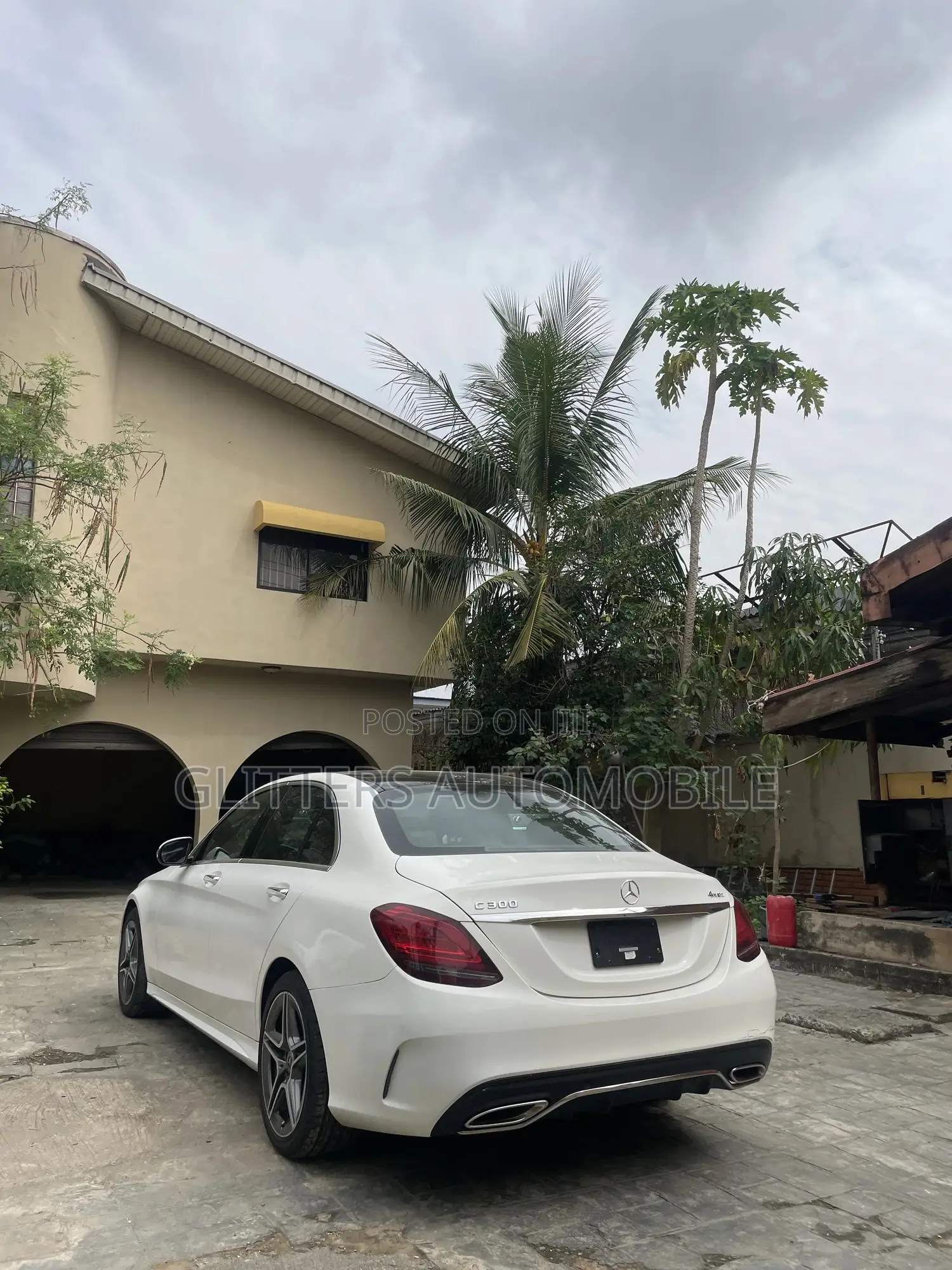 Mercedes-Benz C300 2020 White