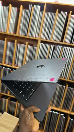 Laptop Apple MacBook Pro 2023 M3 Pro 14-inch 18GB Apple M3 Pro SSD 1T