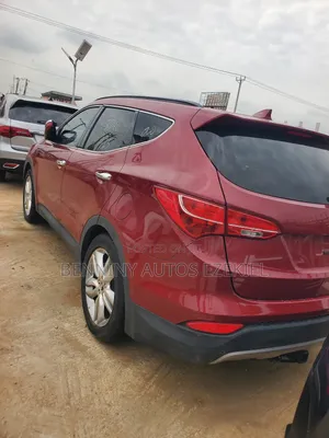 Hyundai Santa Fe 2014 Red