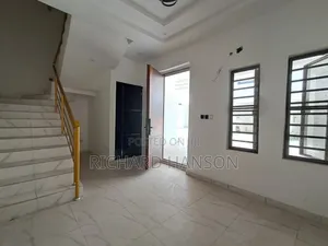 4bdrm Duplex in Serviced Estate B4, Lekki Phase 2 for rent