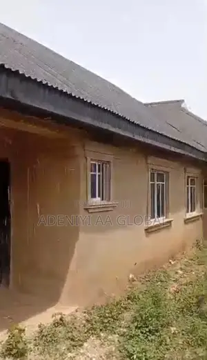 3bdrm Apartment in Iwo Road for sale