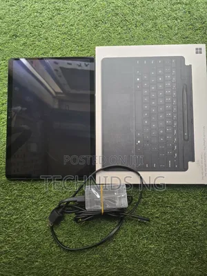 New Microsoft Surface Pro 11th Edition, a Copilot+ PC 16GB SSD 1T