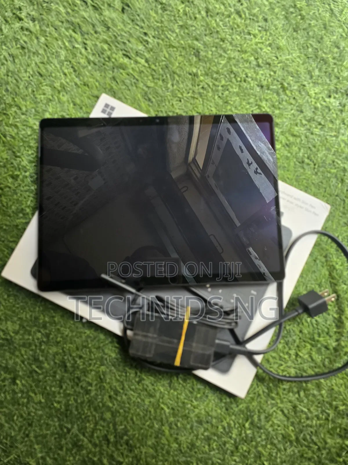 New Microsoft Surface Pro 11th Edition, a Copilot+ PC 16GB SSD 1T